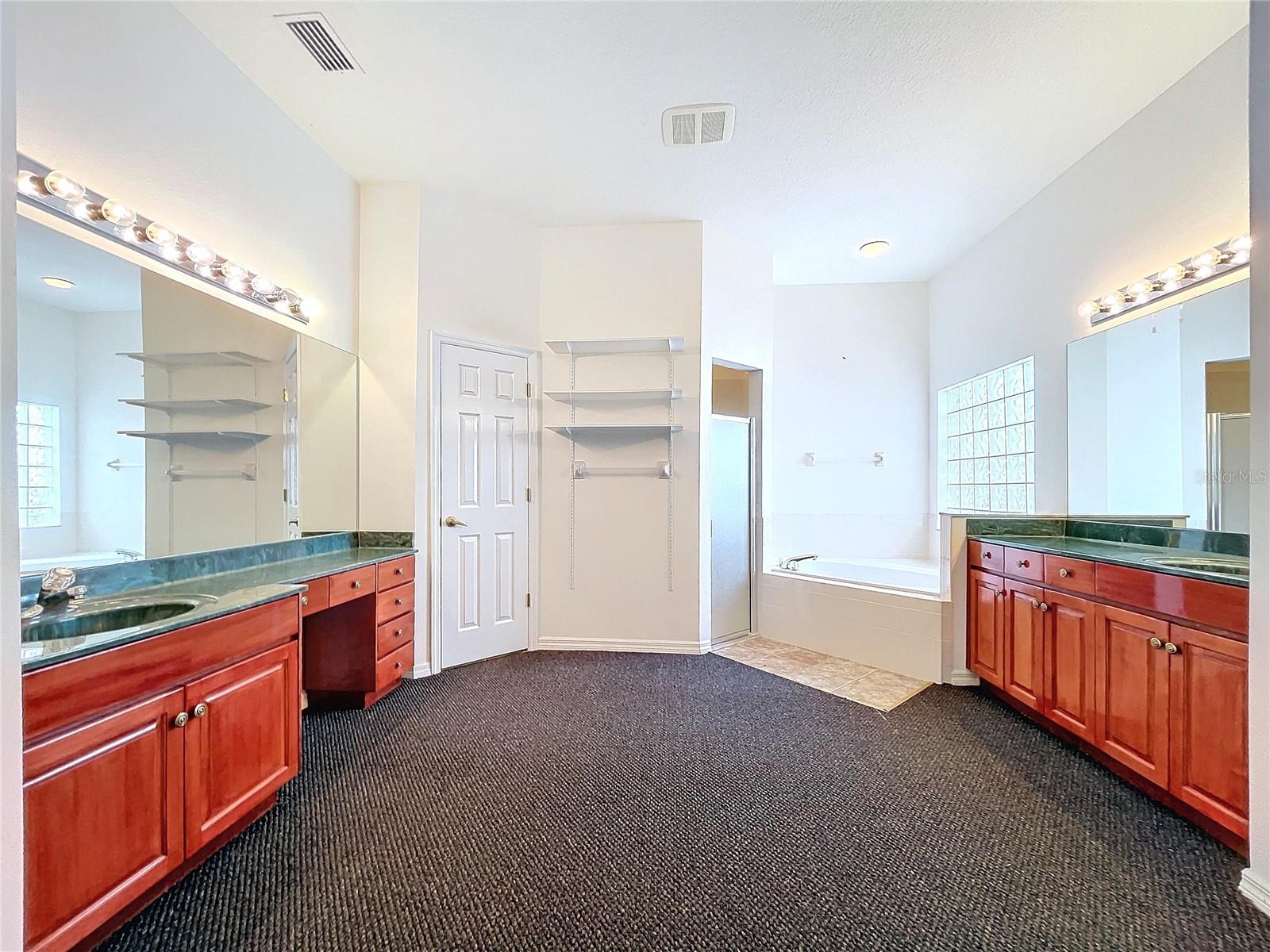 1542 DEERBOURNE DR, WESLEY CHAPEL, FL, 33543