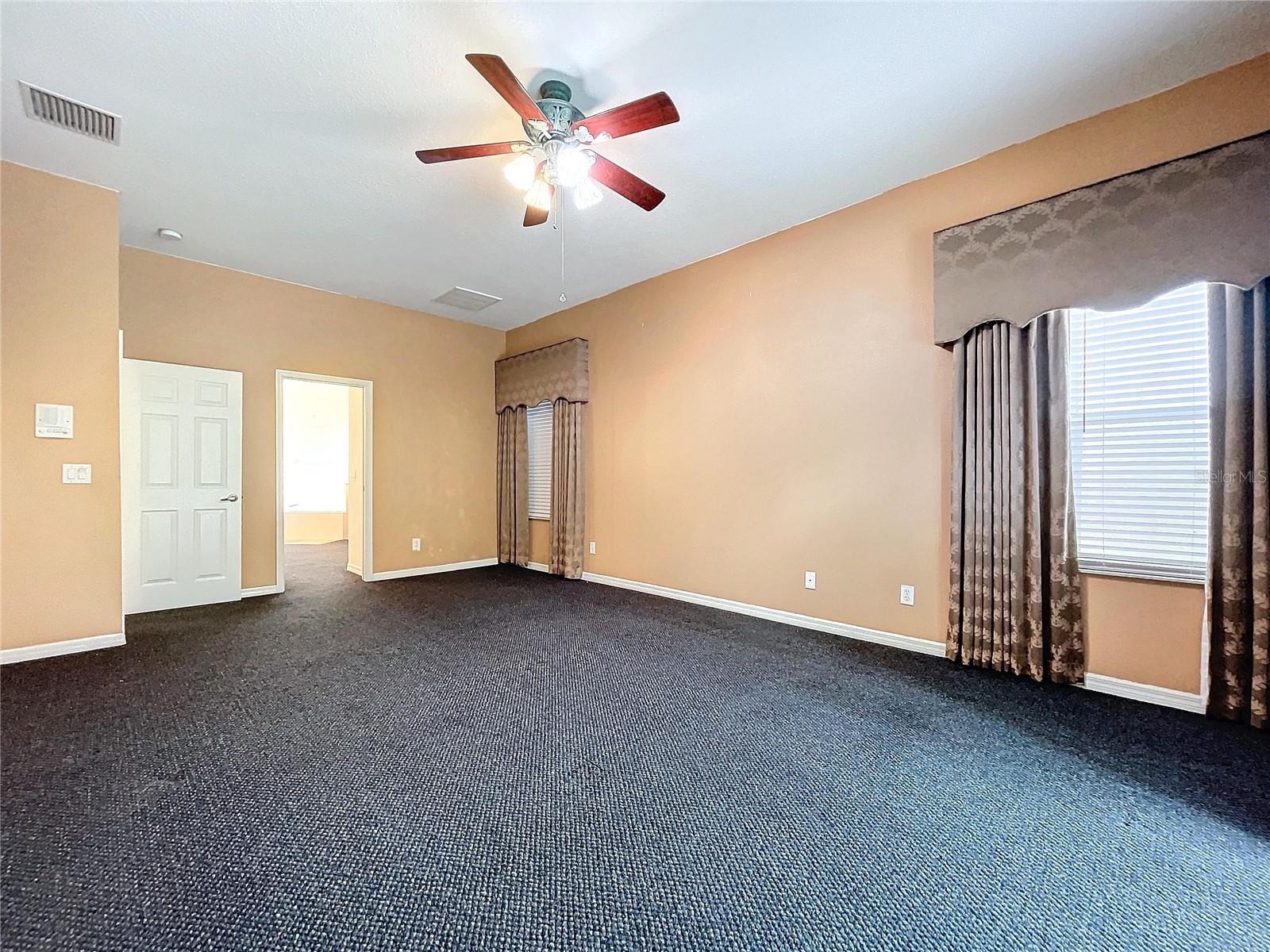 1542 DEERBOURNE DR, WESLEY CHAPEL, FL, 33543