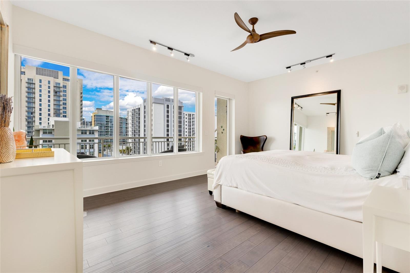 100 S EOLA DR #1201, ORLANDO, FL, 32801