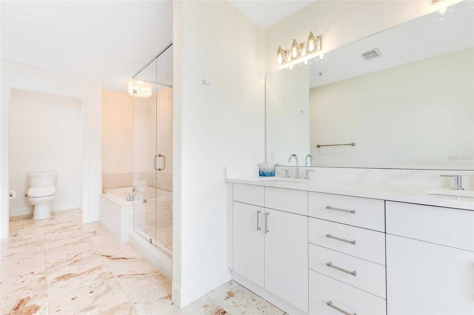 100 S EOLA DR #1201, ORLANDO, FL, 32801