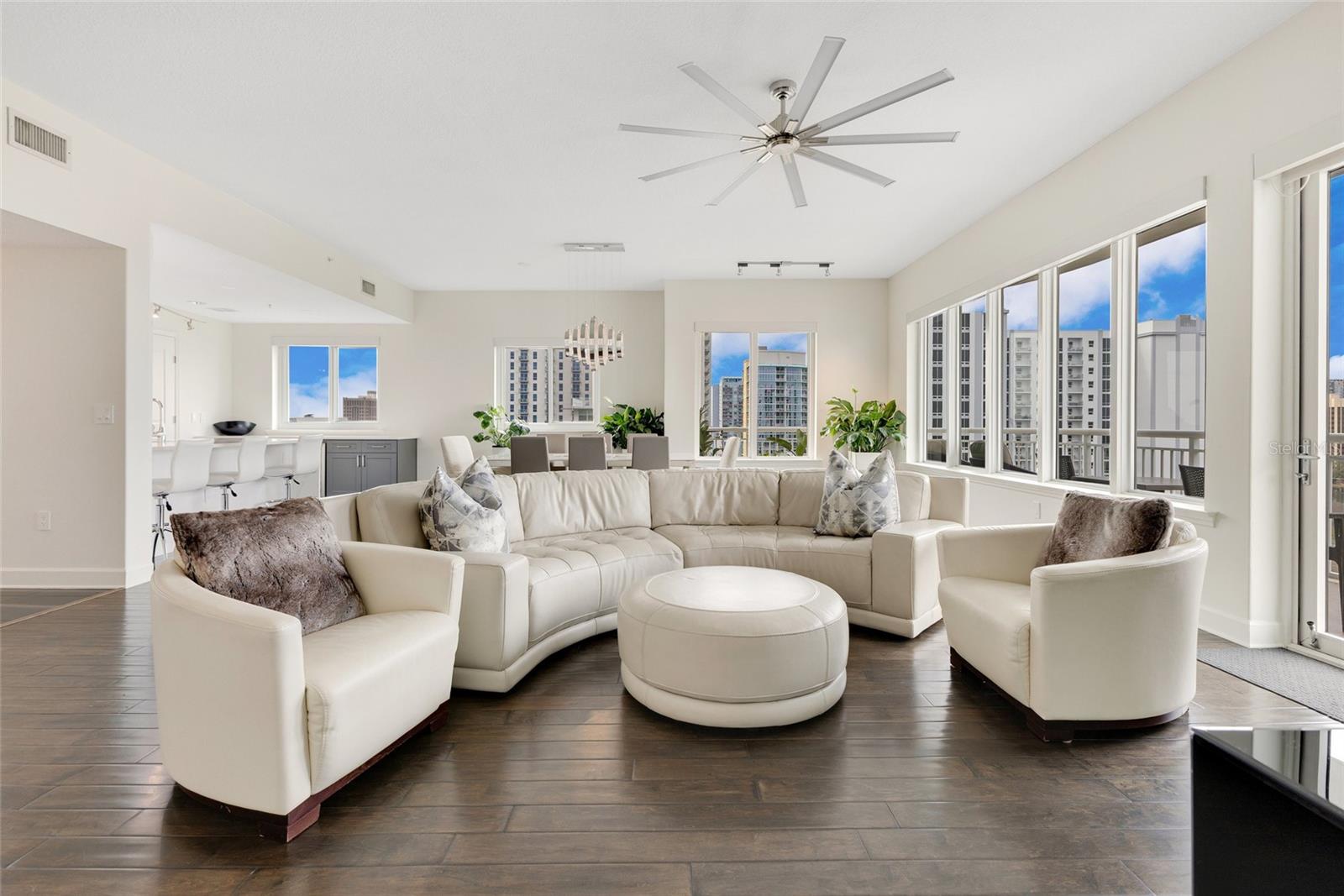 100 S EOLA DR #1201, ORLANDO, FL, 32801