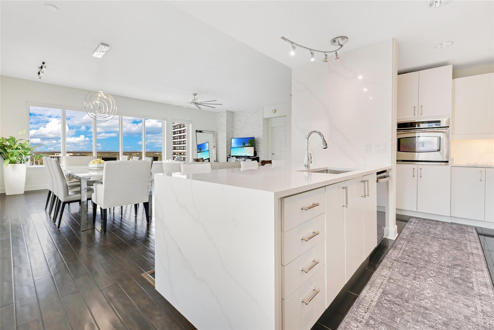 100 S EOLA DR #1201, ORLANDO, FL, 32801
