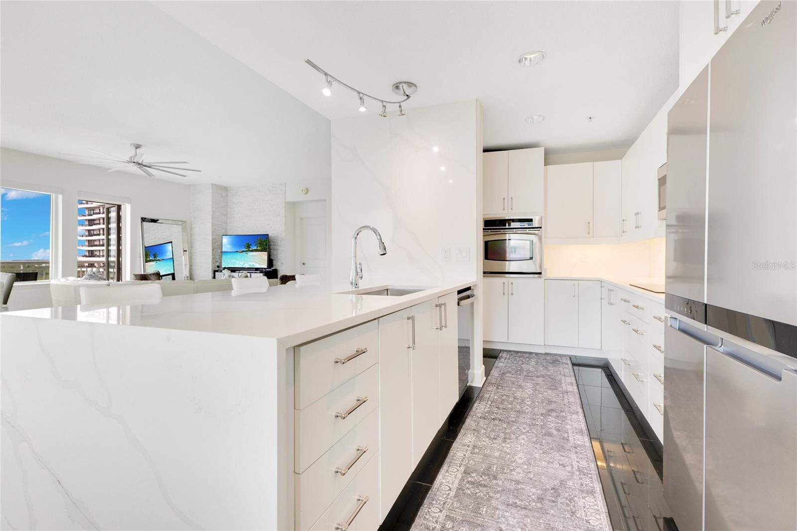 100 S EOLA DR #1201, ORLANDO, FL, 32801