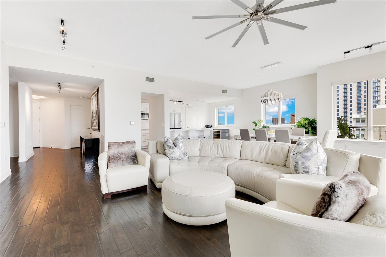 100 S EOLA DR #1201, ORLANDO, FL, 32801