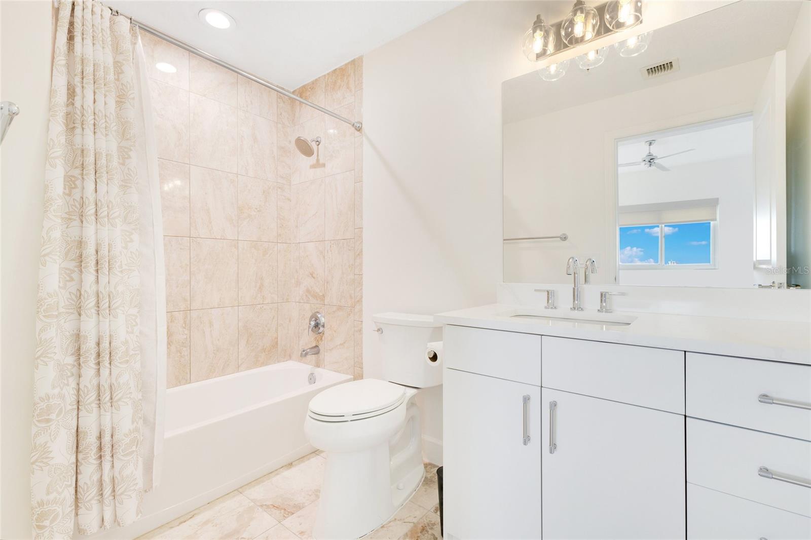 100 S EOLA DR #1201, ORLANDO, FL, 32801