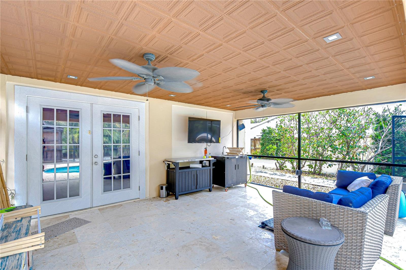 4147 HUNTINGTON ST NE, ST PETERSBURG, FL, 33703
