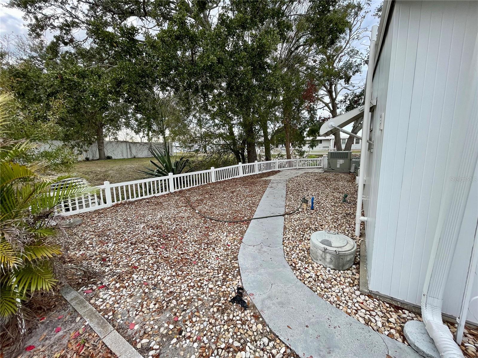 34212 CANAL DR N #B, PINELLAS PARK, FL, 33781