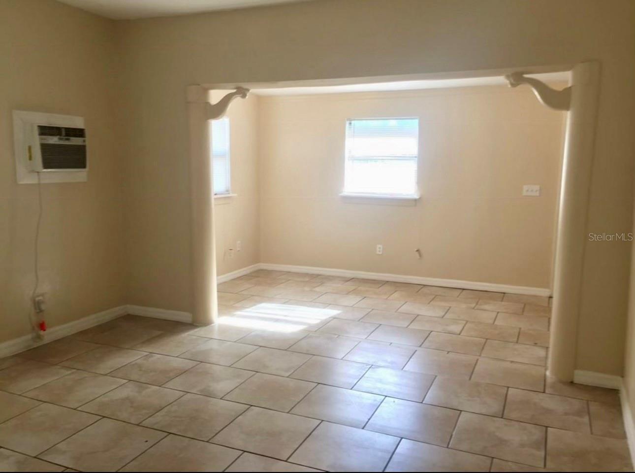 8514 N BRANCH AVE, TAMPA, FL, 33604