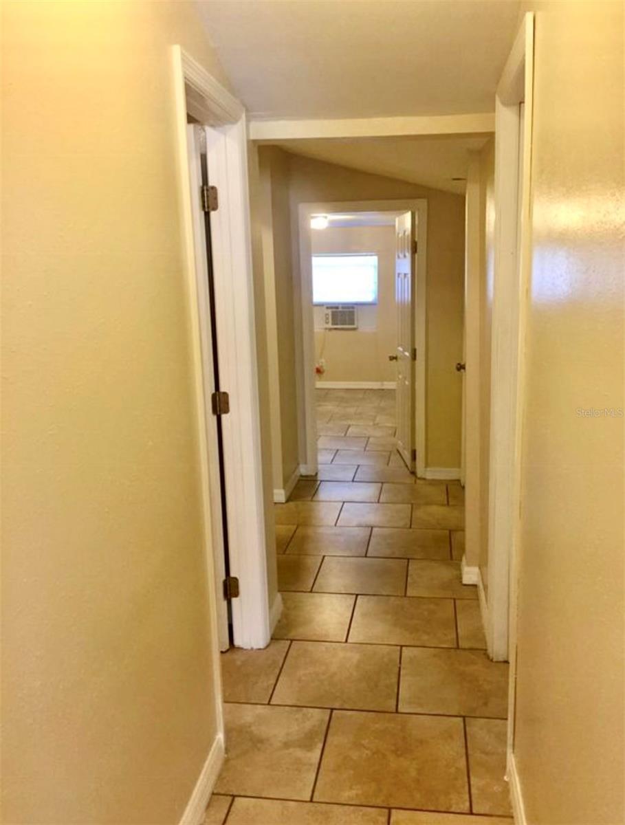 8514 N BRANCH AVE, TAMPA, FL, 33604