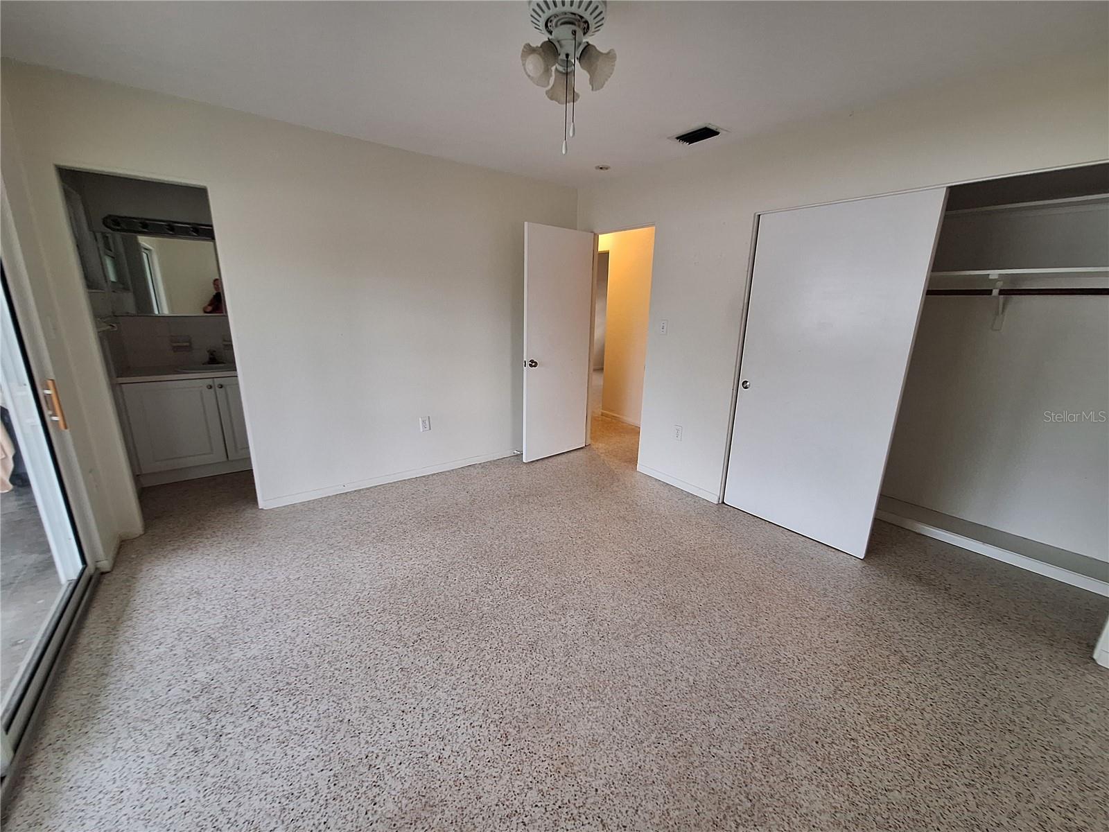 2701 DAVIS BLVD, SARASOTA, FL, 34237