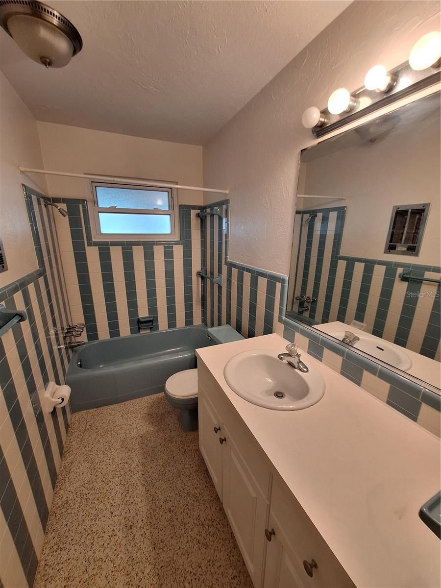 2701 DAVIS BLVD, SARASOTA, FL, 34237