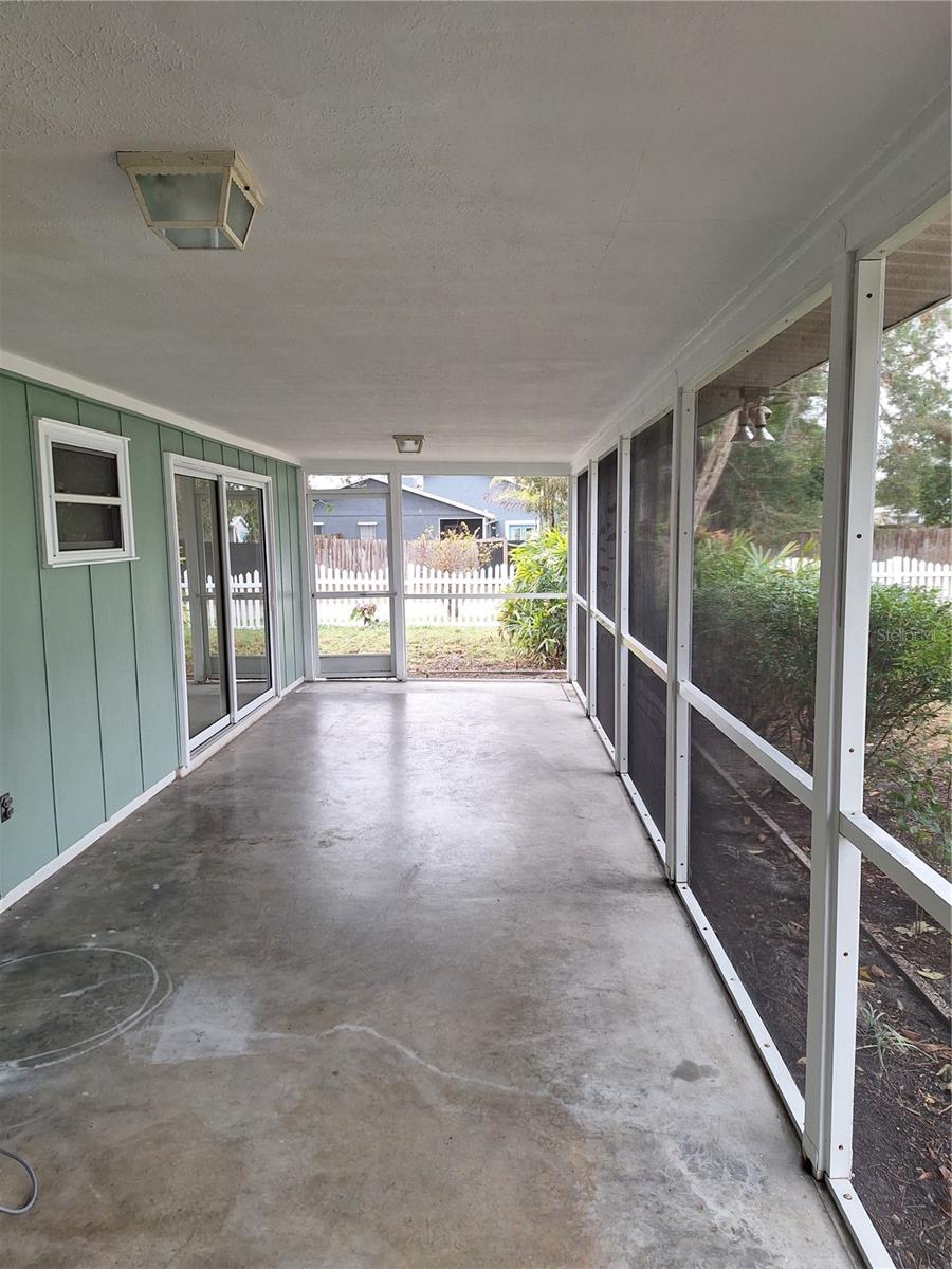 2701 DAVIS BLVD, SARASOTA, FL, 34237