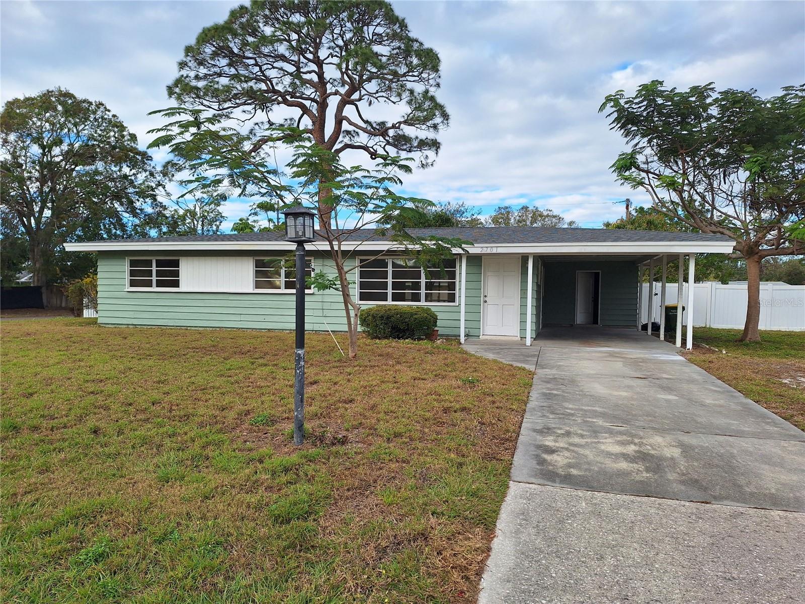 2701 DAVIS BLVD, SARASOTA, FL, 34237