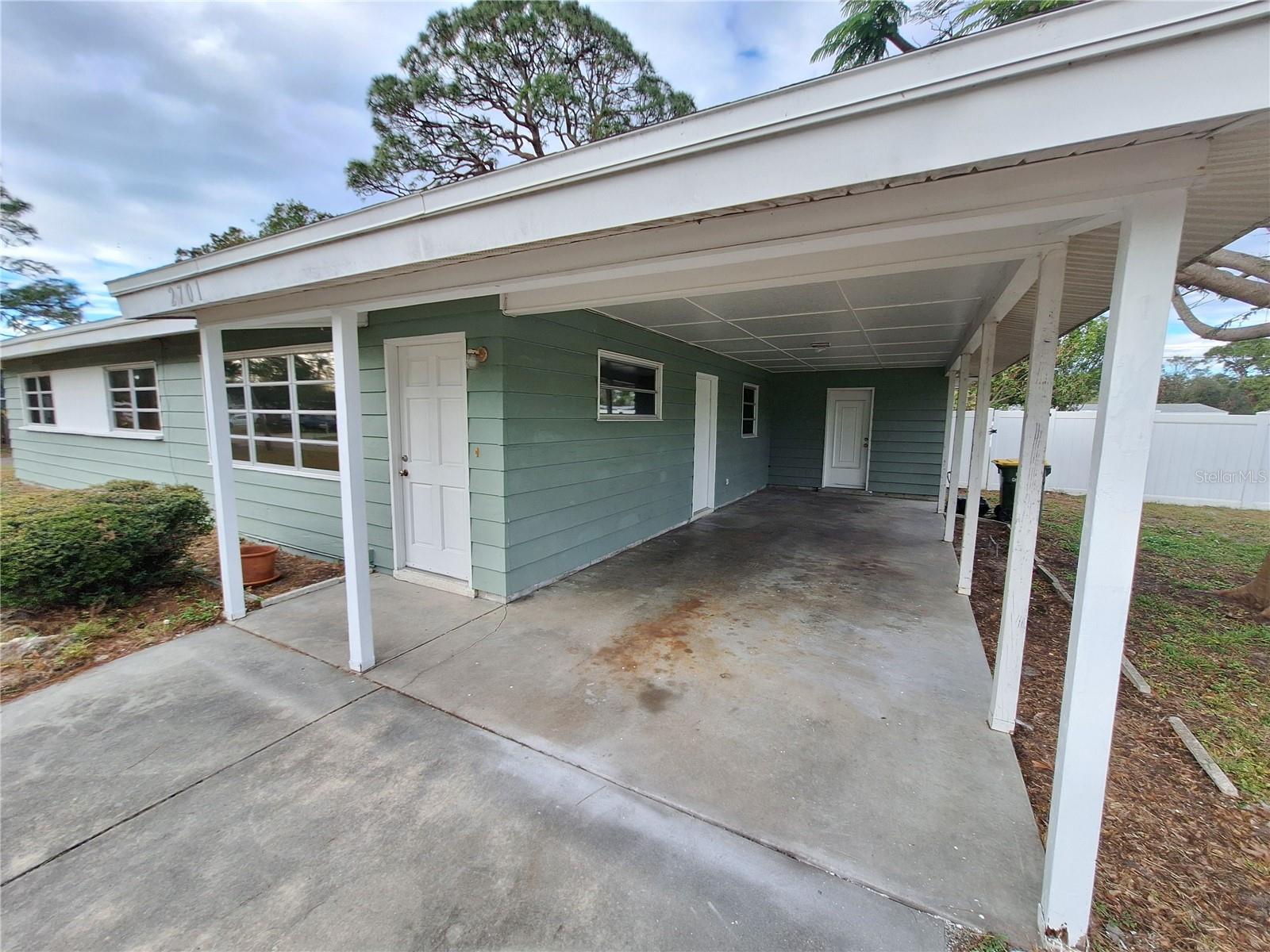 2701 DAVIS BLVD, SARASOTA, FL, 34237