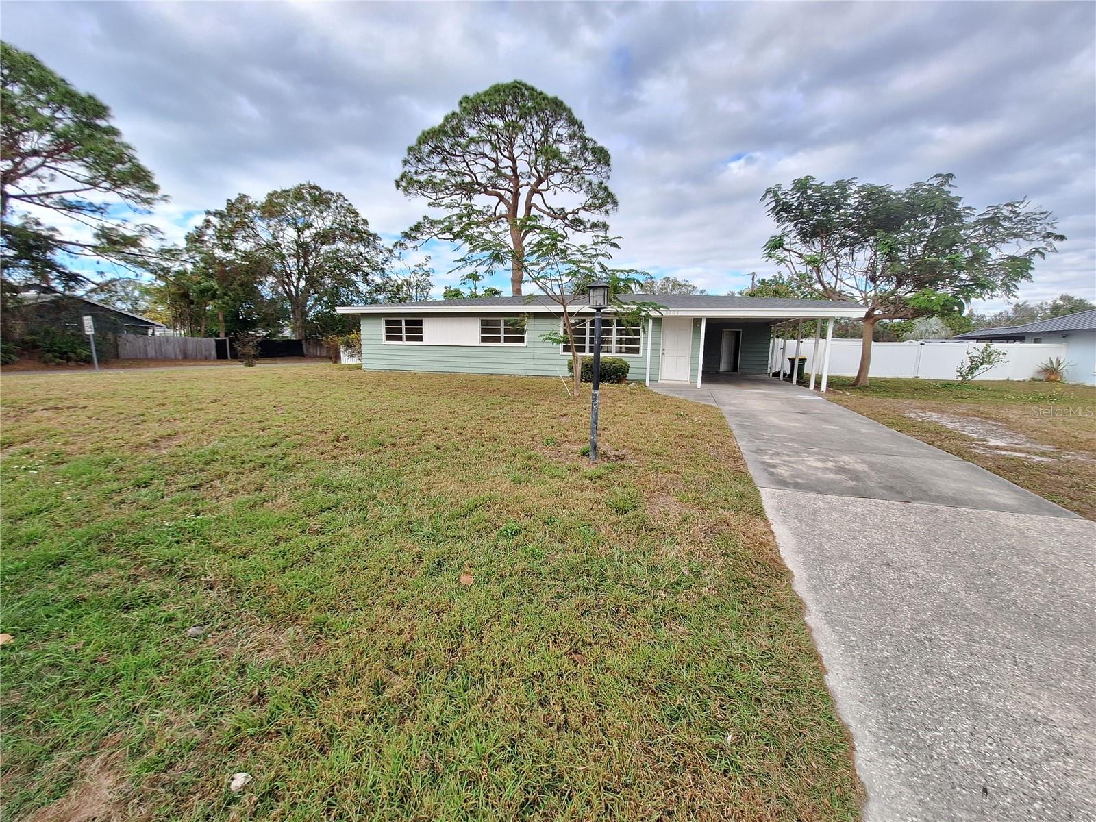 2701 DAVIS BLVD, SARASOTA, FL, 34237