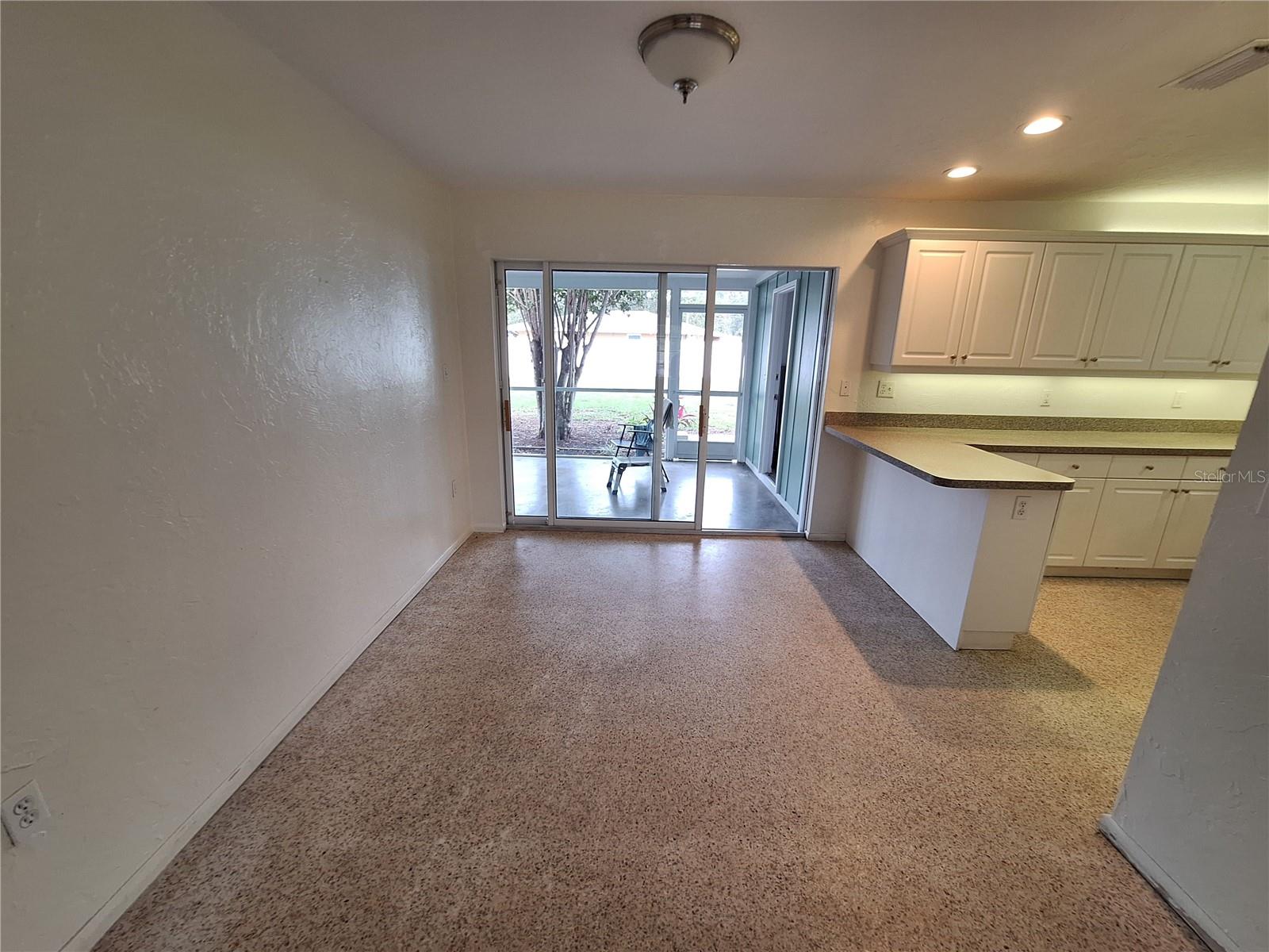 2701 DAVIS BLVD, SARASOTA, FL, 34237