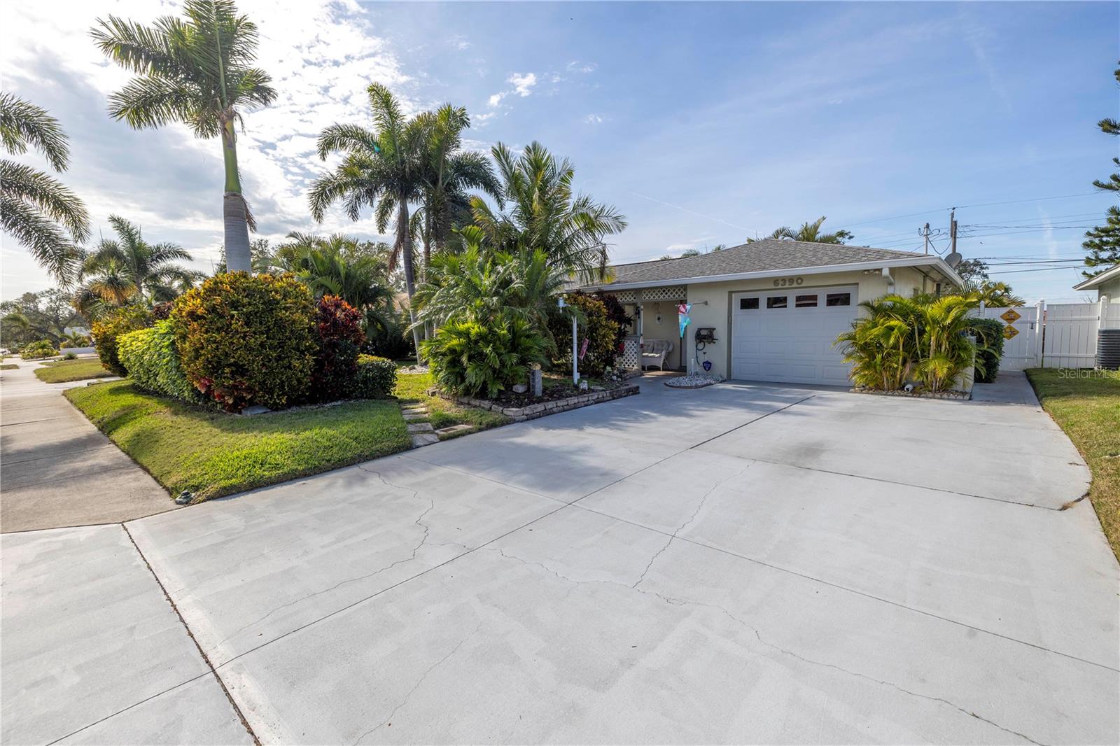6390 115TH LN, SEMINOLE, FL, 33772
