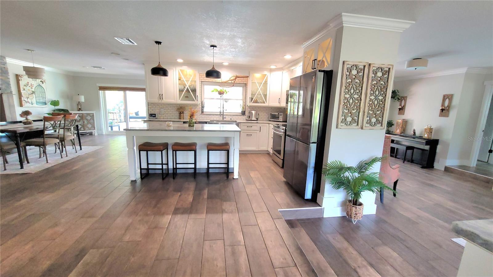 225 TEMPLE CIR, EUSTIS, FL, 32726