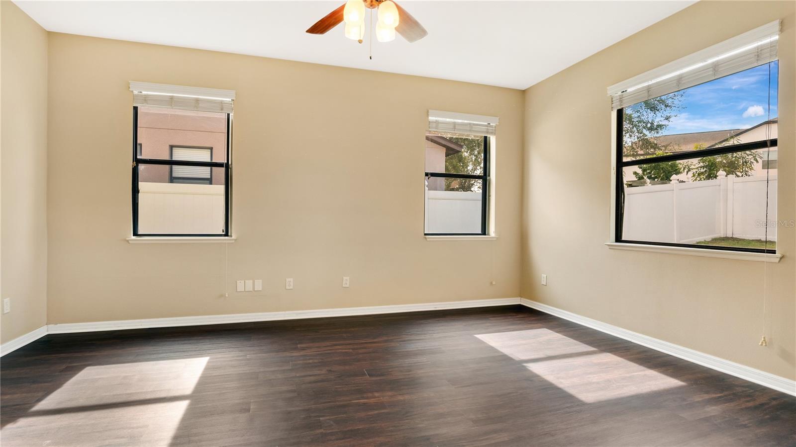 533 WOODS LANDING DR, MINNEOLA, FL, 34715