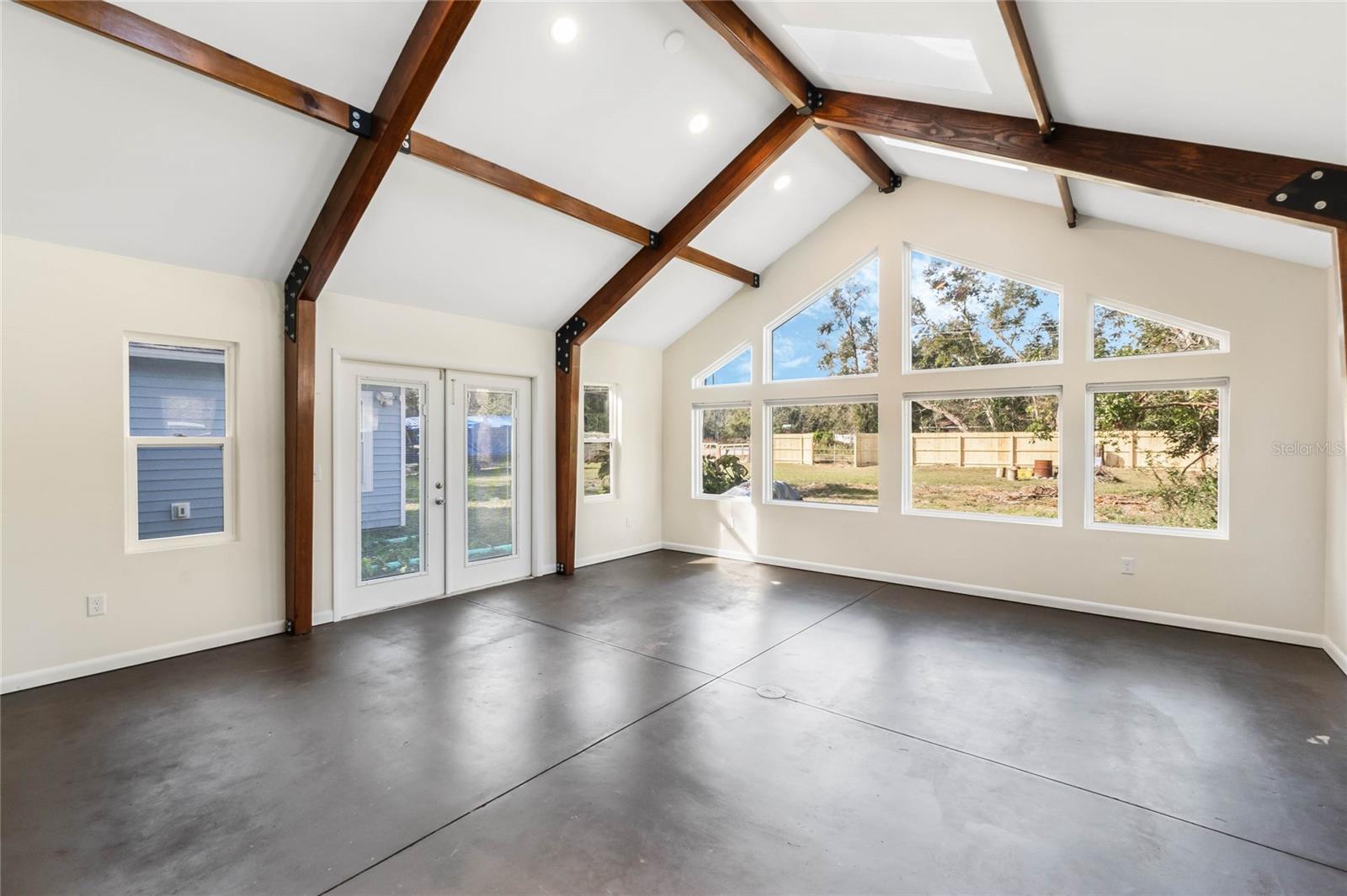 2121 CROAT ST, MOUNT DORA, FL, 32757