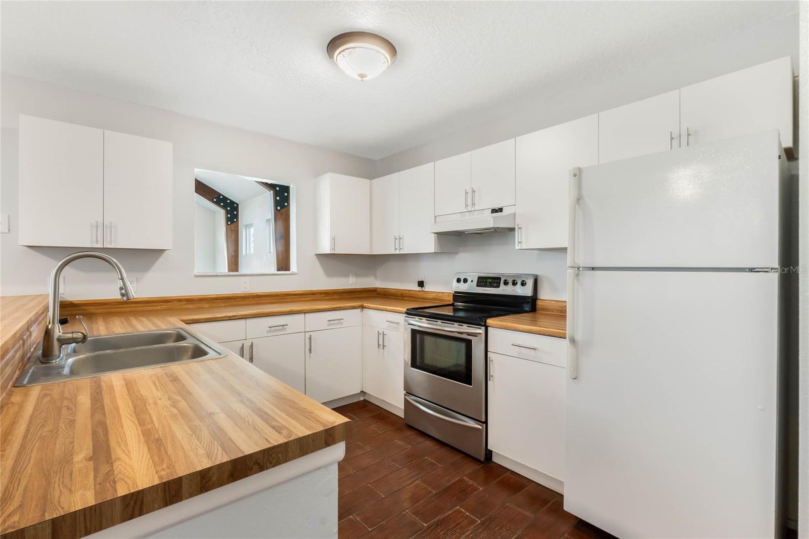 2121 CROAT ST, MOUNT DORA, FL, 32757