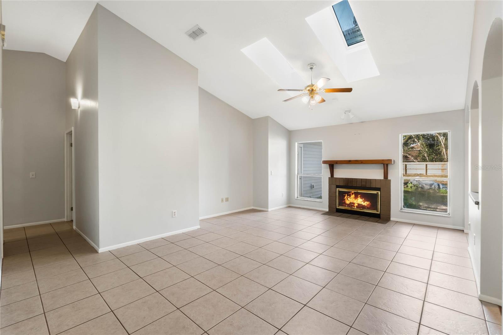 2121 CROAT ST, MOUNT DORA, FL, 32757