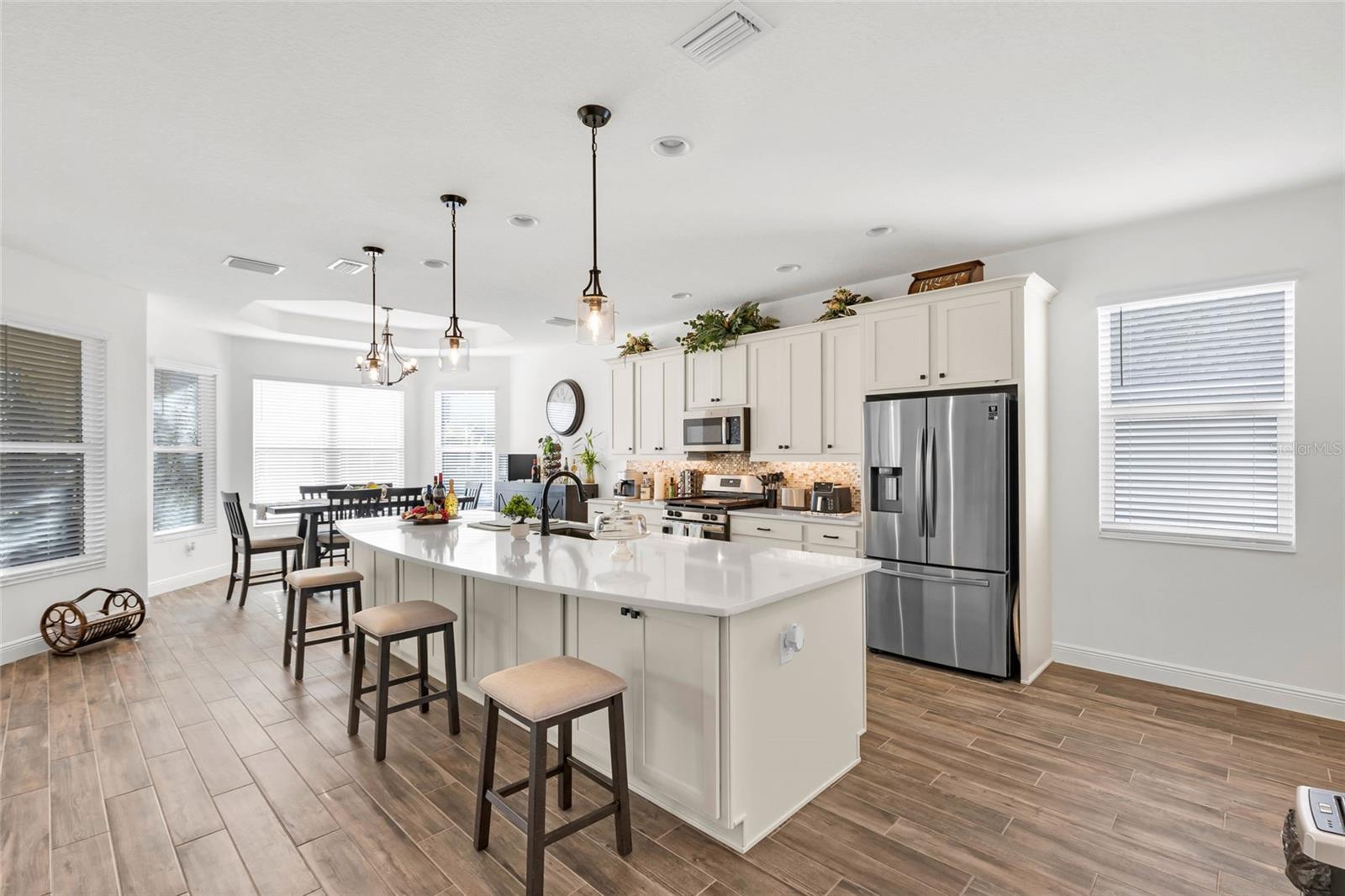 5857 MACKENZIE AVE, THE VILLAGES, FL, 32163