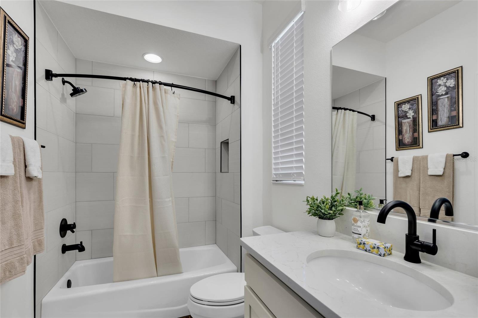 5857 MACKENZIE AVE, THE VILLAGES, FL, 32163