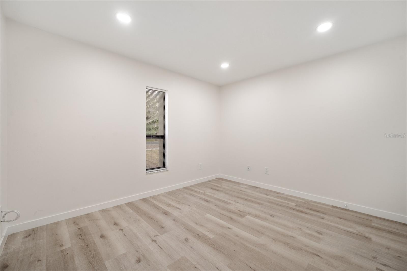 150 WHITAKER RD #A & B, LUTZ, FL, 33549