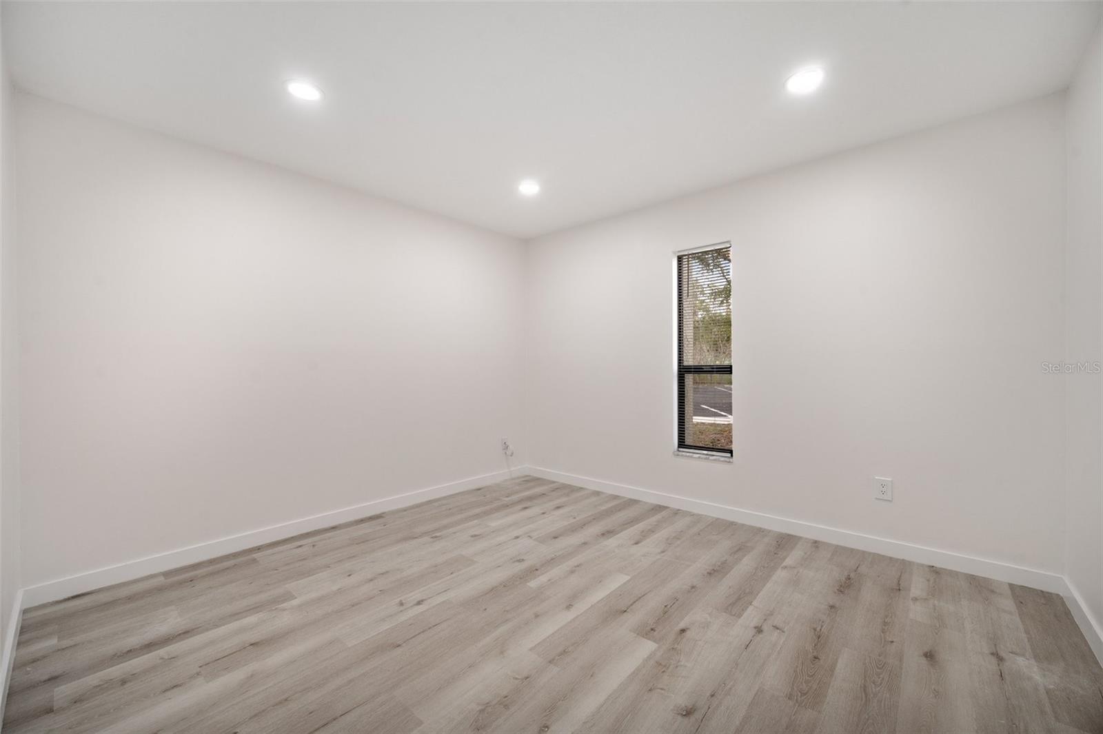 150 WHITAKER RD #A & B, LUTZ, FL, 33549