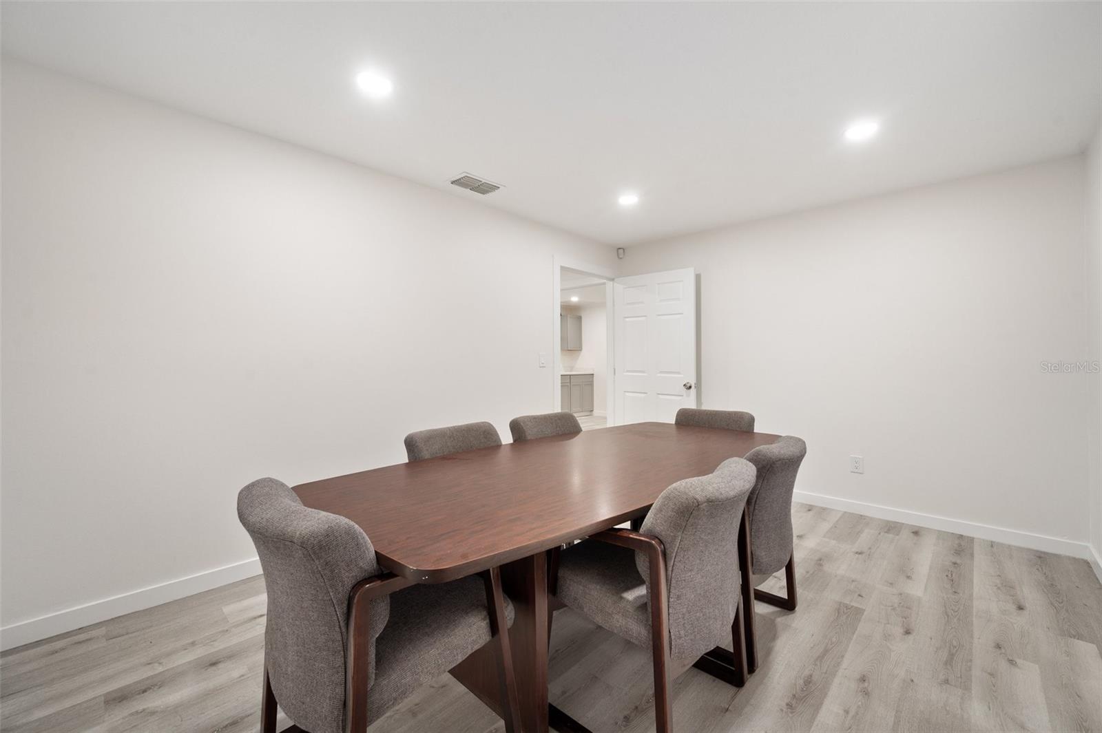 150 WHITAKER RD #A & B, LUTZ, FL, 33549