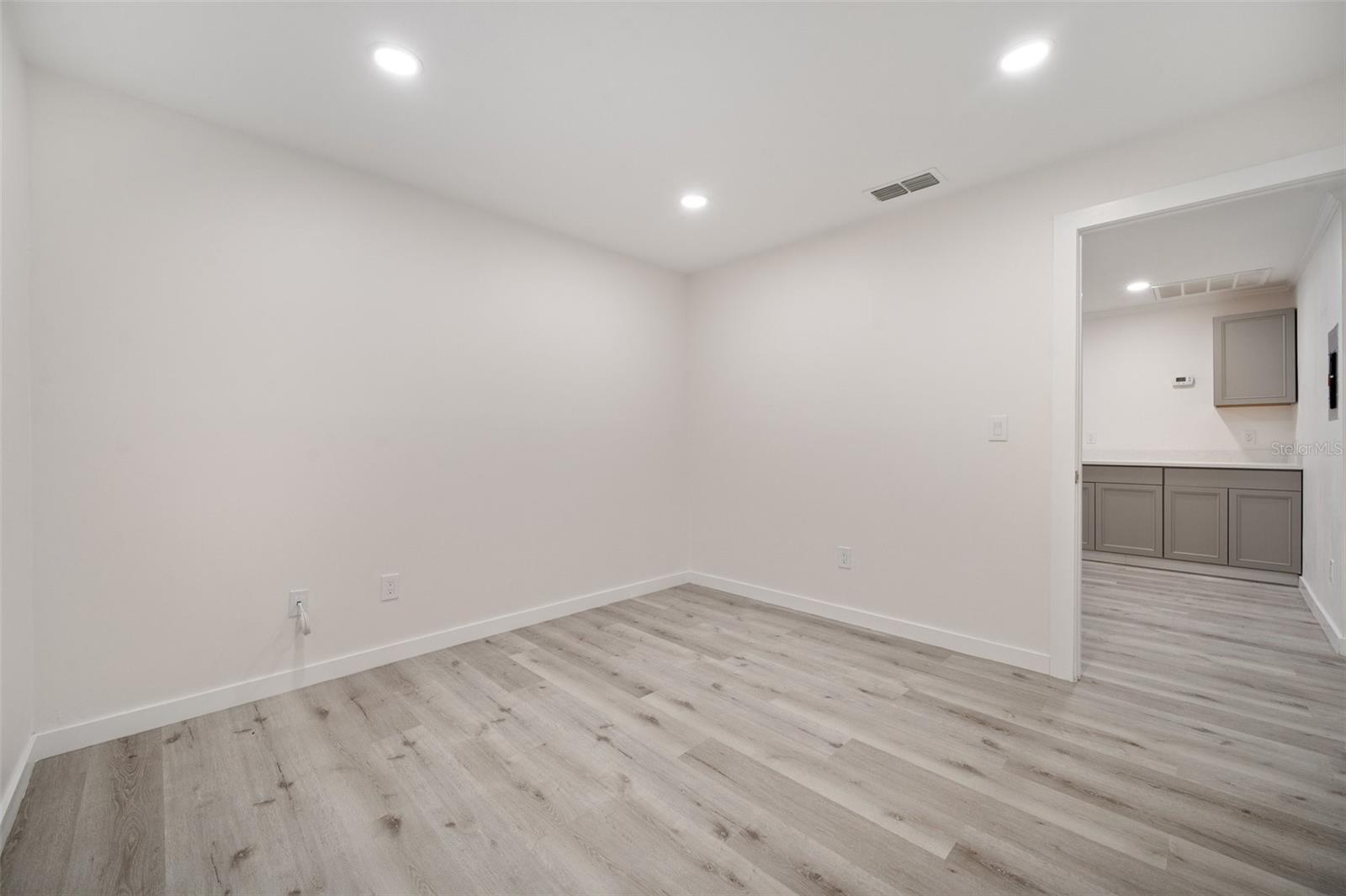 150 WHITAKER RD #A & B, LUTZ, FL, 33549