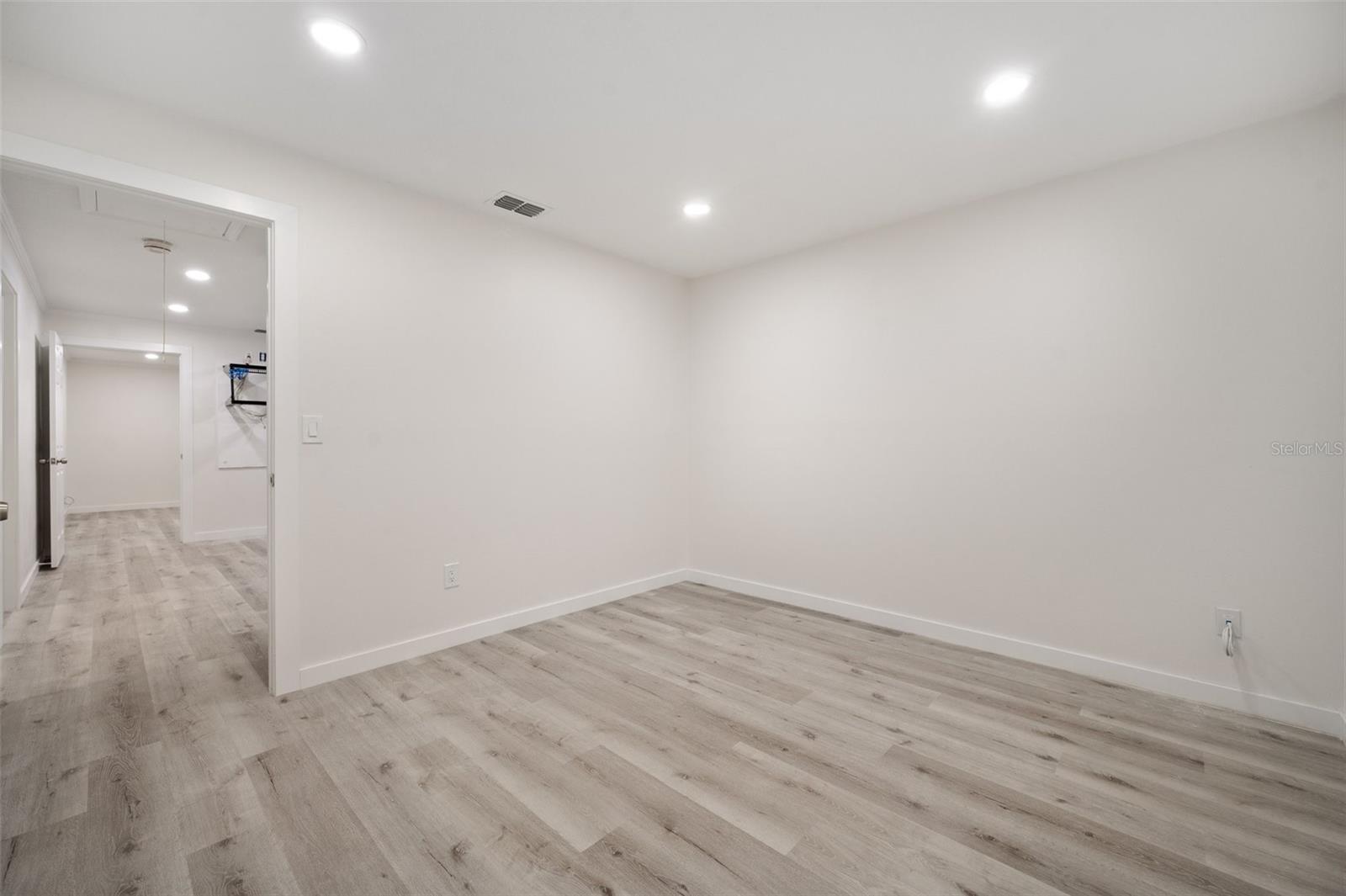 150 WHITAKER RD #A & B, LUTZ, FL, 33549