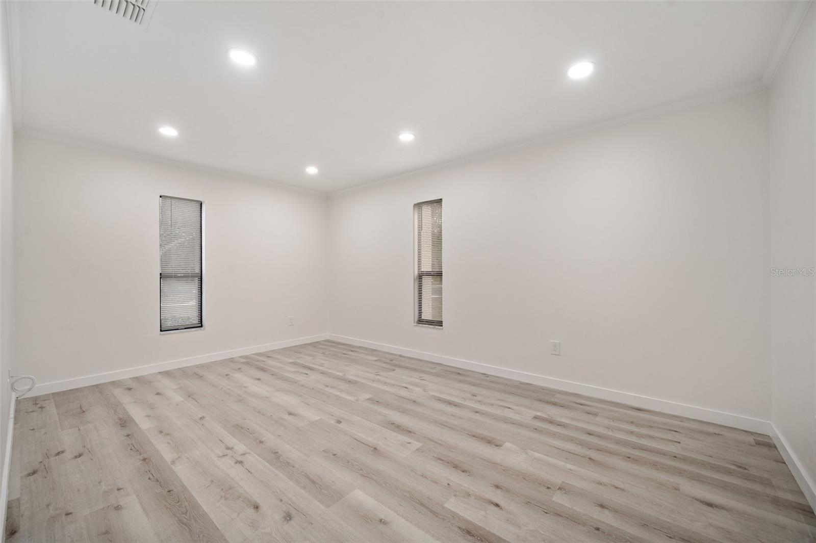 150 WHITAKER RD #A & B, LUTZ, FL, 33549