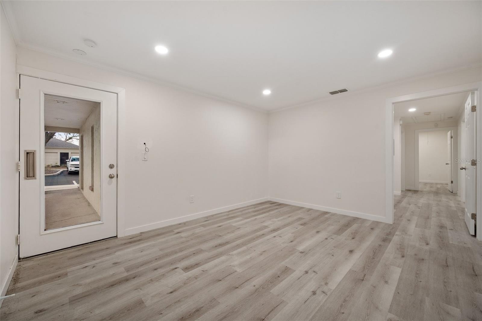 150 WHITAKER RD #A & B, LUTZ, FL, 33549