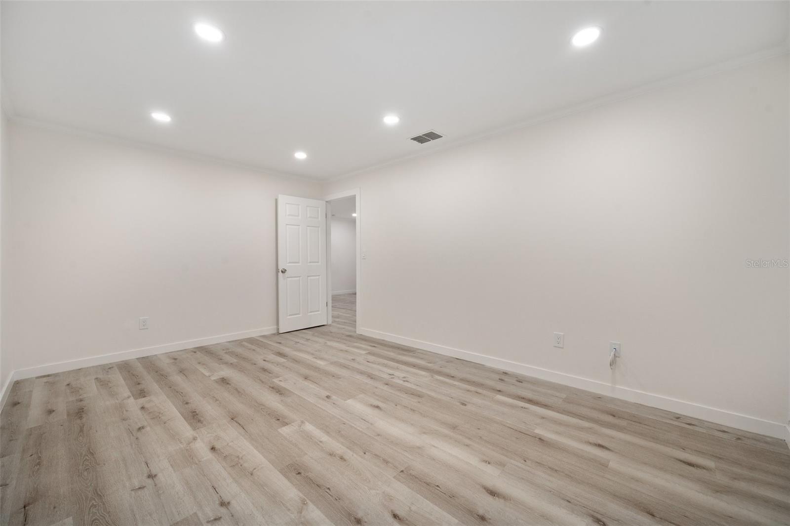 150 WHITAKER RD #A & B, LUTZ, FL, 33549