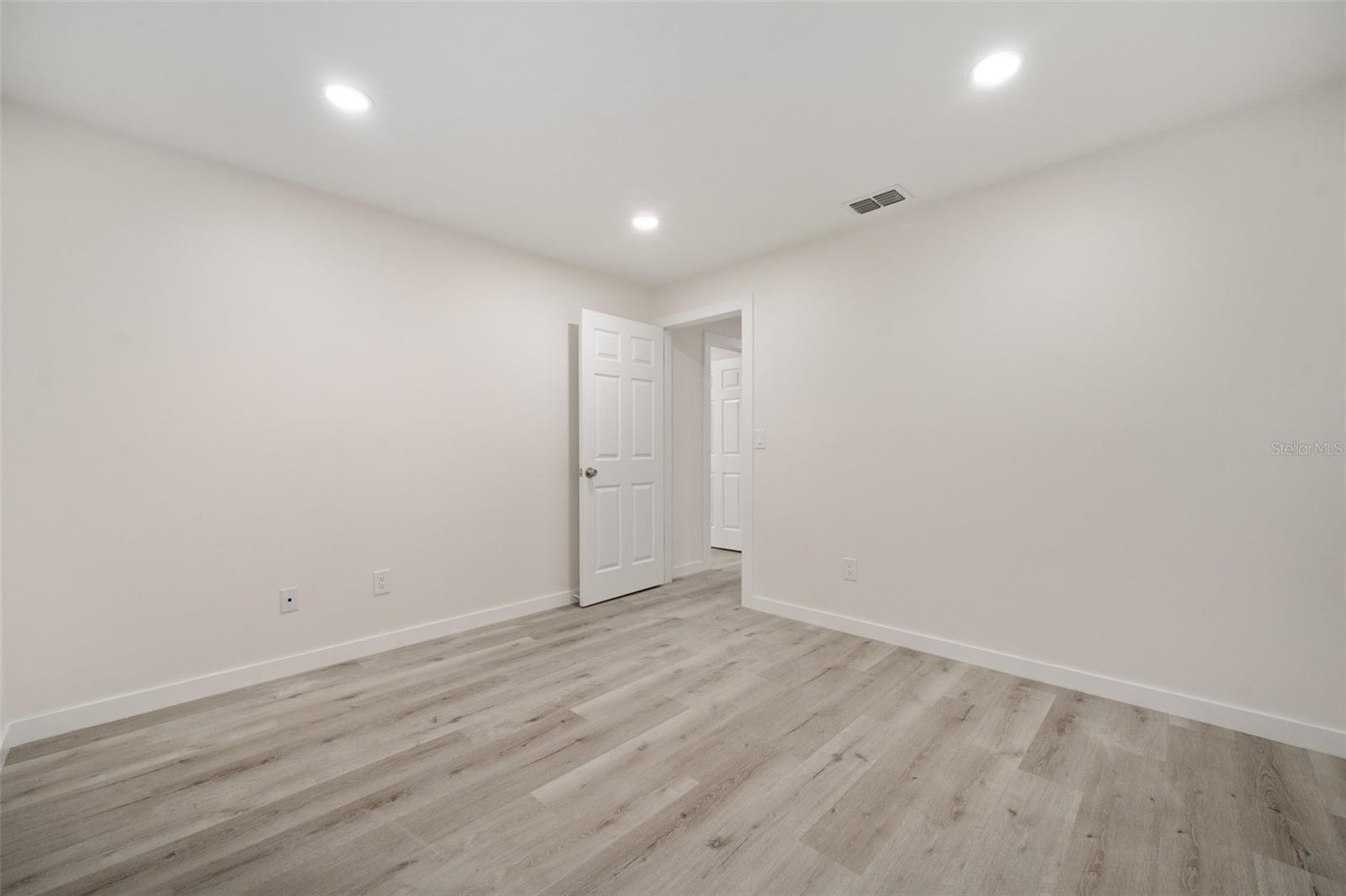 150 WHITAKER RD #A & B, LUTZ, FL, 33549