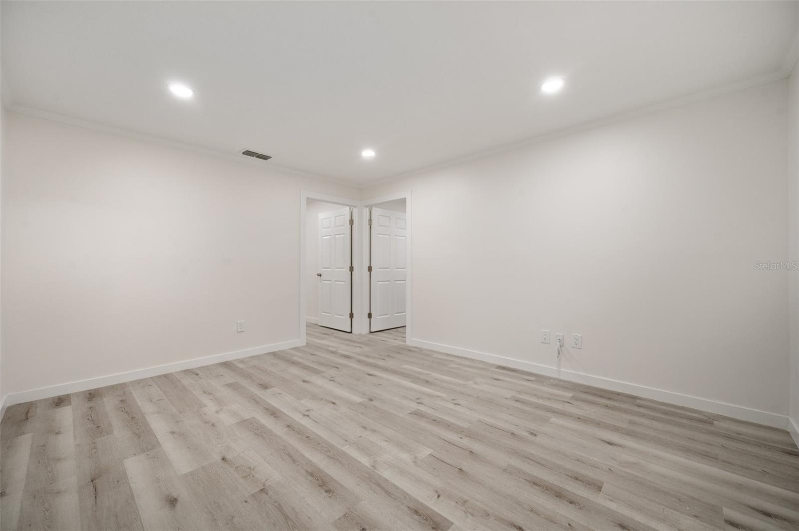 150 WHITAKER RD #A & B, LUTZ, FL, 33549