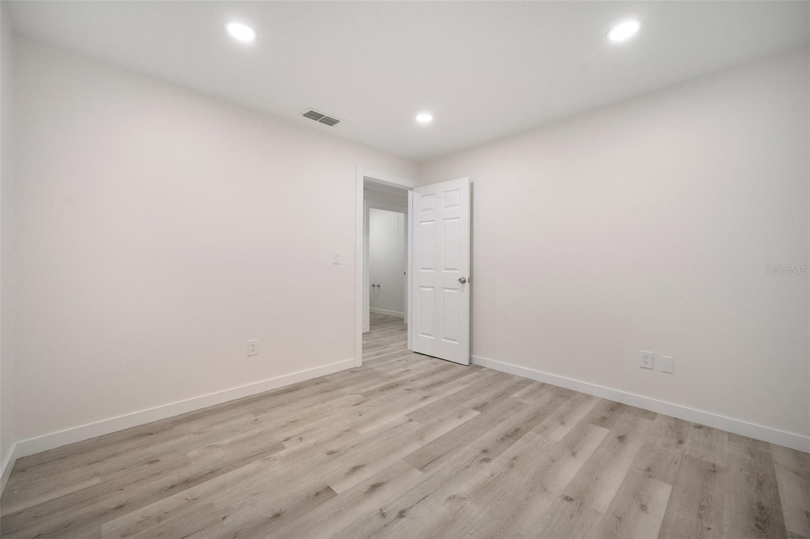 150 WHITAKER RD #A & B, LUTZ, FL, 33549