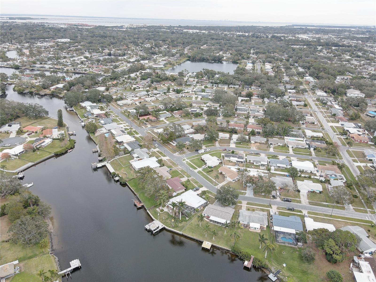 553 LAKE HILL LN, LARGO, FL, 33771