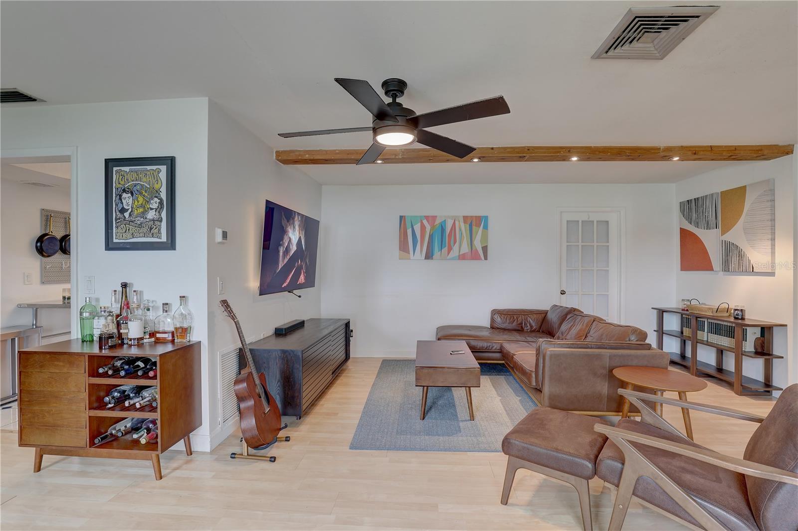 553 LAKE HILL LN, LARGO, FL, 33771