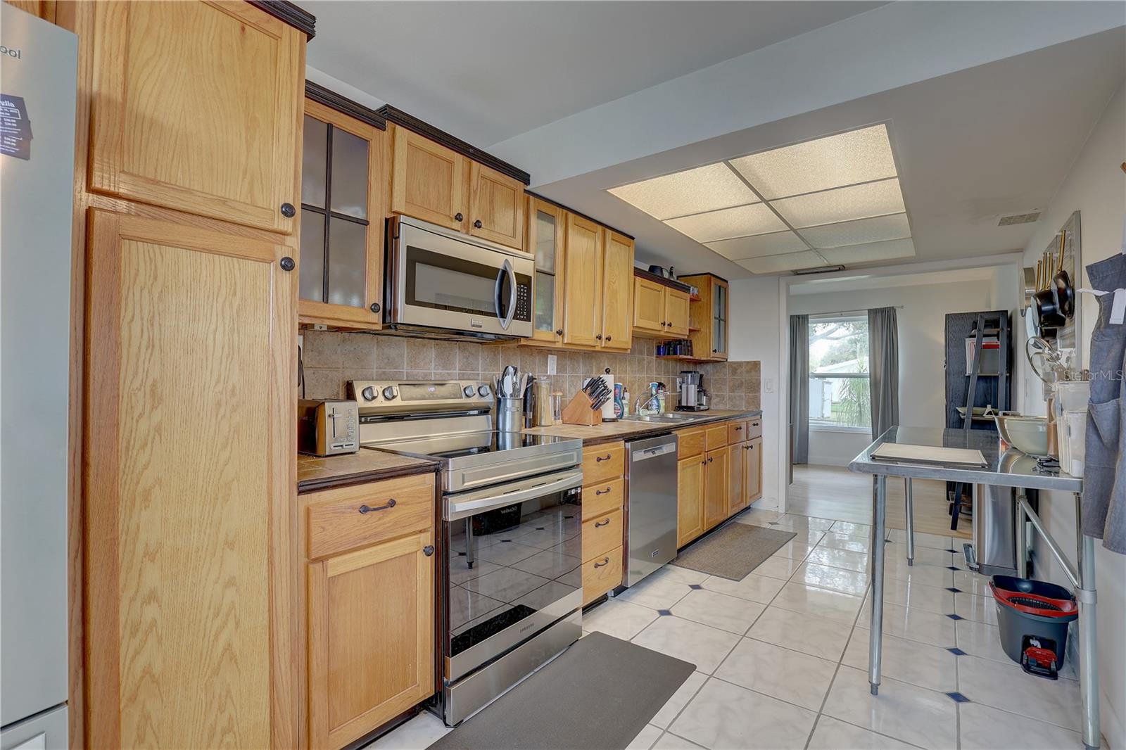 553 LAKE HILL LN, LARGO, FL, 33771
