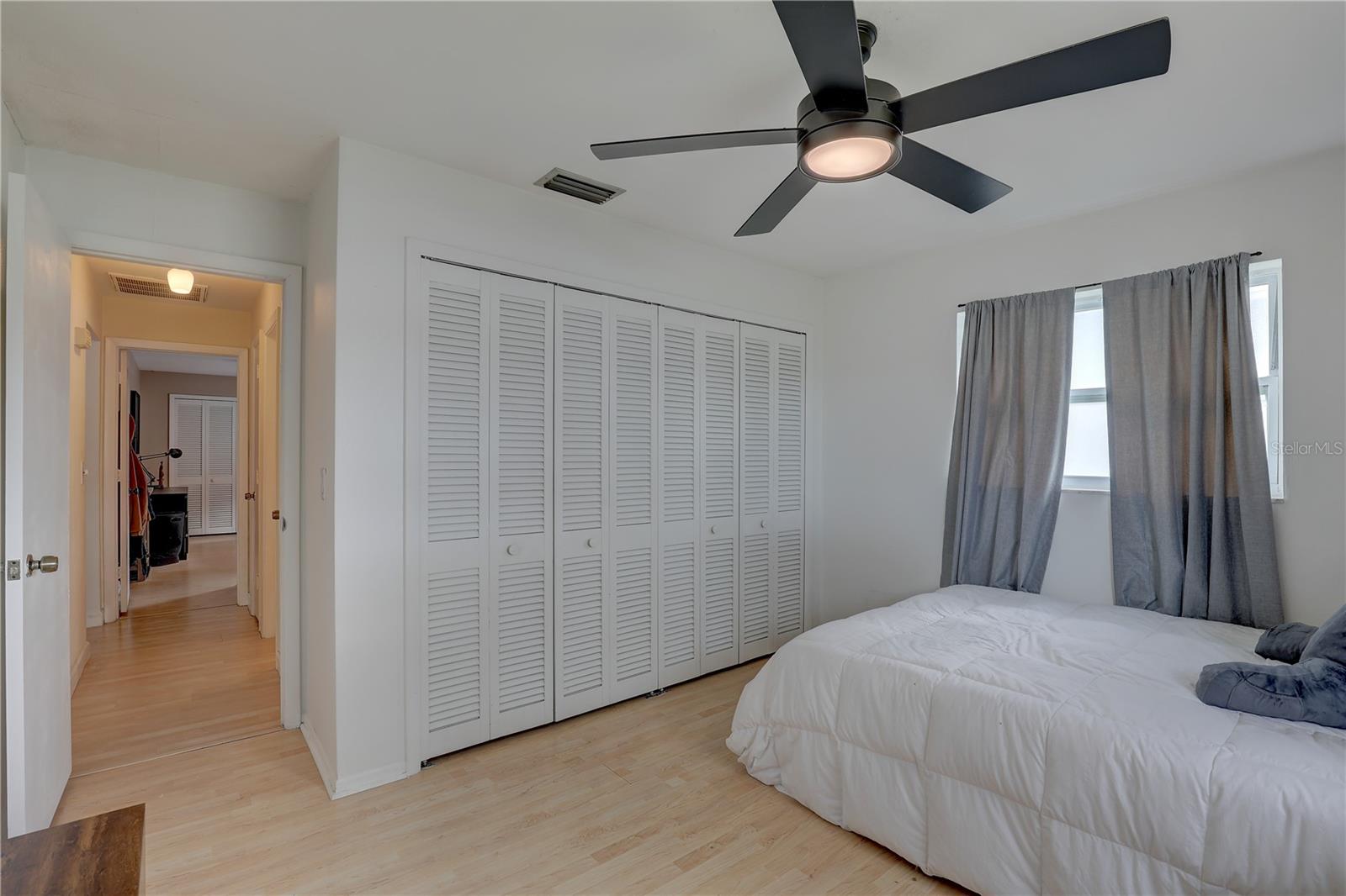 553 LAKE HILL LN, LARGO, FL, 33771