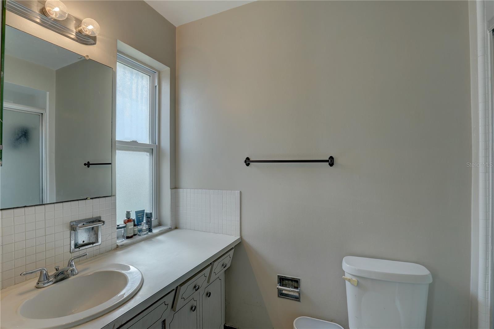 553 LAKE HILL LN, LARGO, FL, 33771