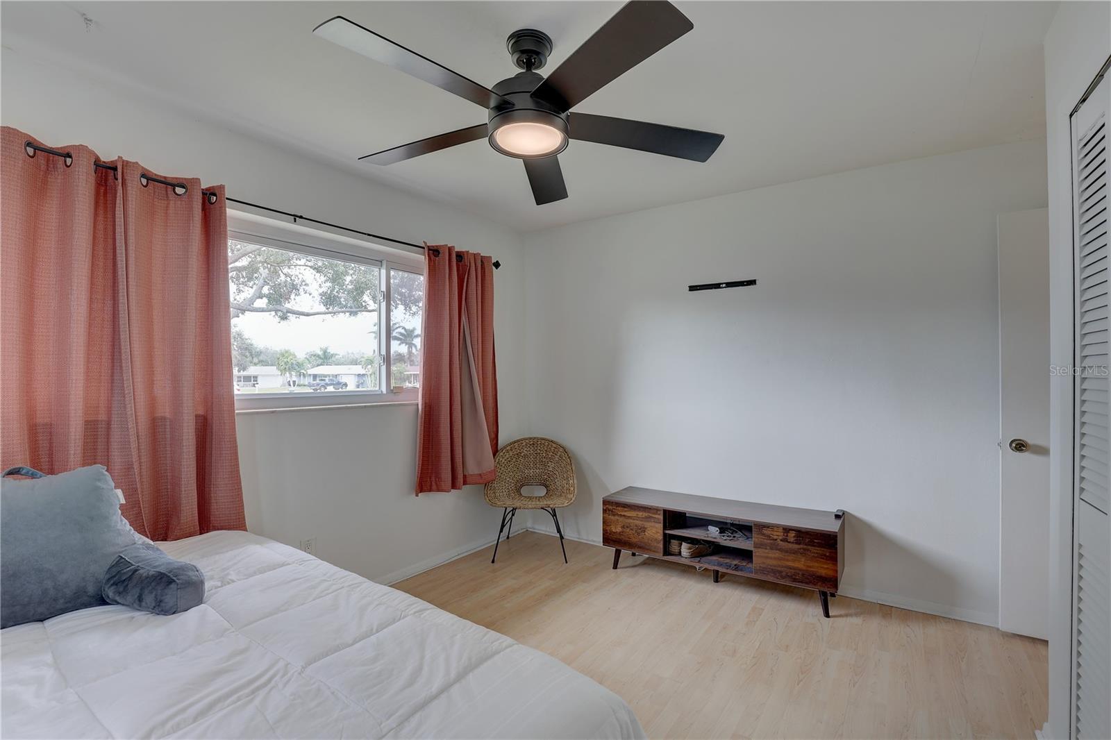 553 LAKE HILL LN, LARGO, FL, 33771