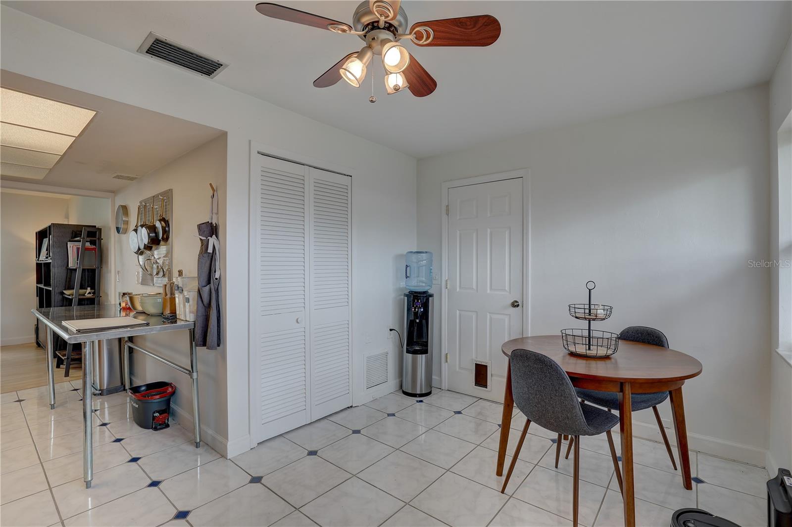 553 LAKE HILL LN, LARGO, FL, 33771