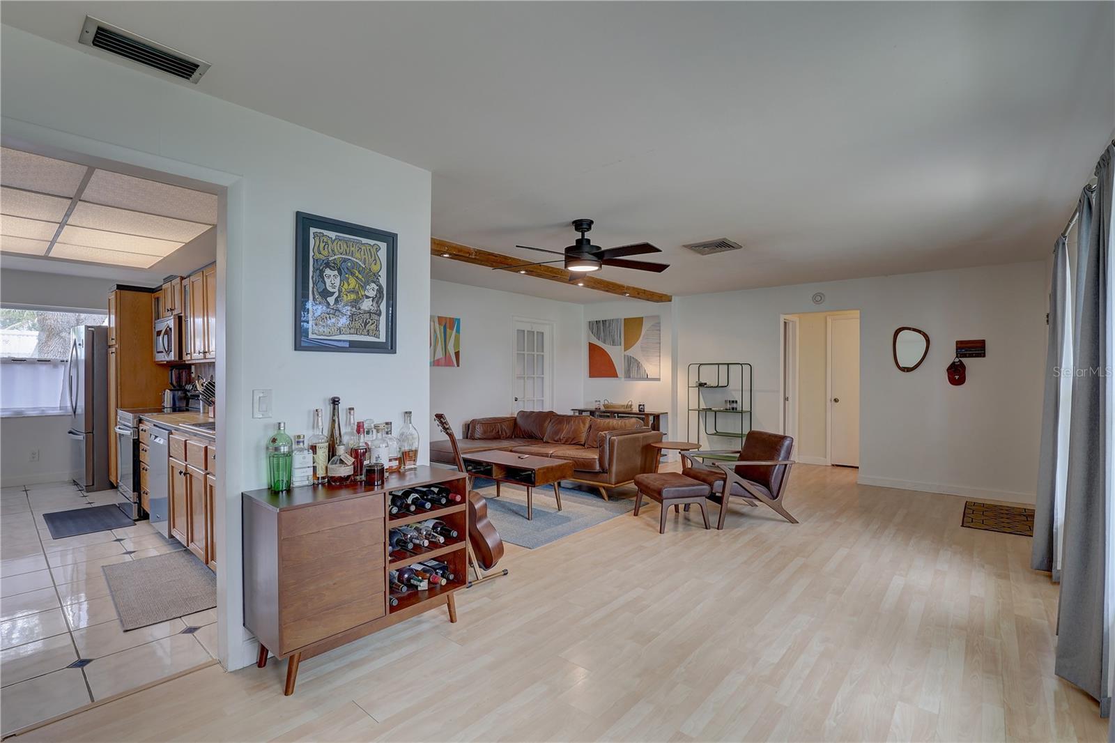 553 LAKE HILL LN, LARGO, FL, 33771