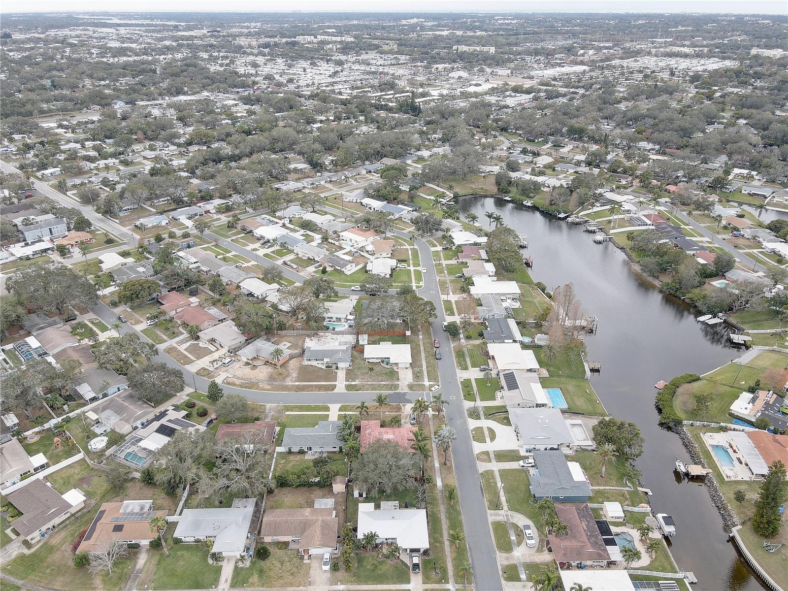 553 LAKE HILL LN, LARGO, FL, 33771