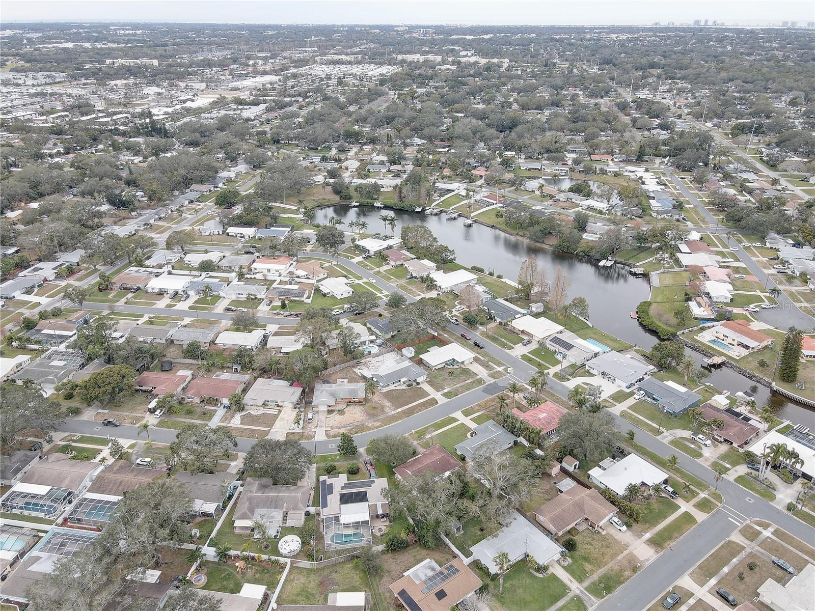 553 LAKE HILL LN, LARGO, FL, 33771