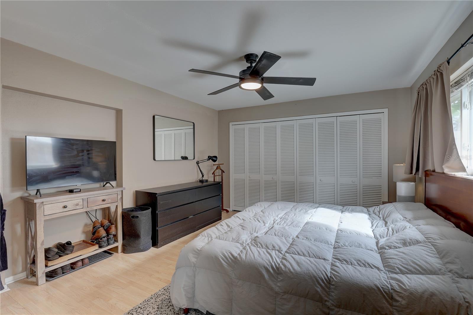 553 LAKE HILL LN, LARGO, FL, 33771